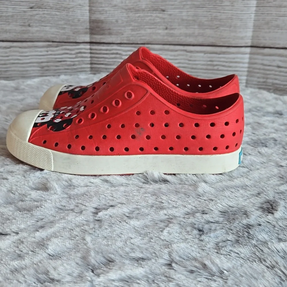 Native Minnie Mouse Shoes, Kids Size 13